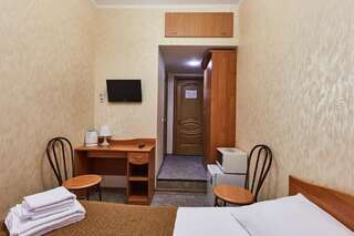 Мини-отель City Room Санкт-Петербург Двухместный номер с 2 отдельными кроватями и душем-4